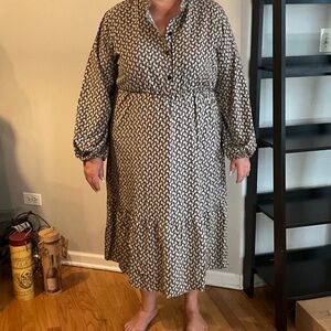 Patterned Long Sleeve Midi Dress